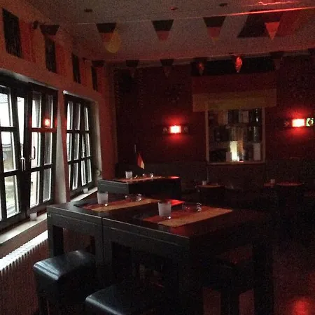 בית הארחה Alex -lounge -sportsbar -smokerlounge 3*