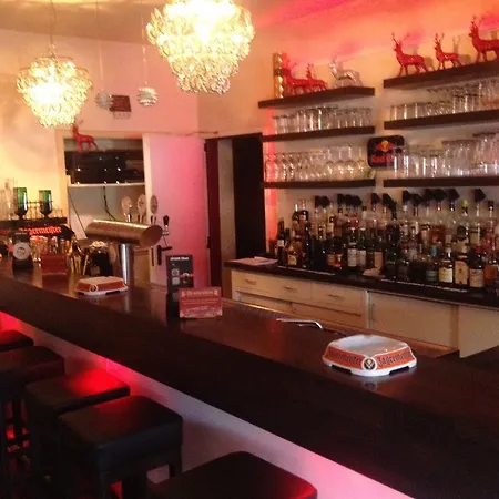 Alex -lounge -sportsbar -smokerlounge Guest house Otterbach