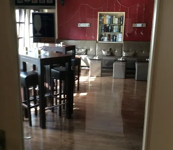 Alex -lounge -sportsbar -smokerlounge Guest house