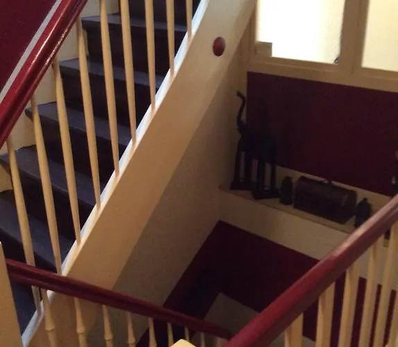 Alex -lounge -sportsbar -smokerlounge Guest house